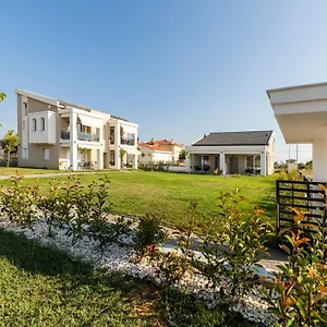 κάντε κράτηση εδώ