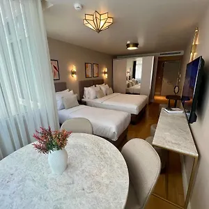 Weingart Hotel